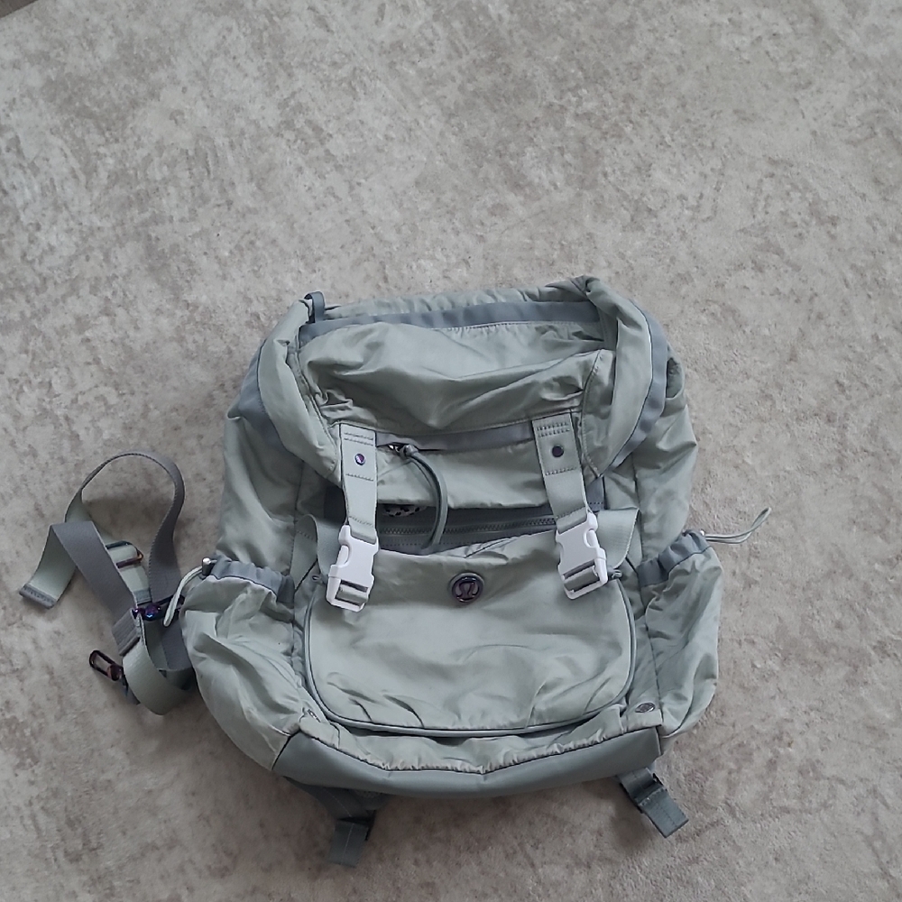Lululemon Traveling Yogini Rucksack - Picture 2 of 10
